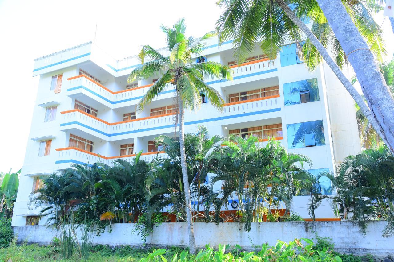 Ocean Bay Ayurvedic Beach Resort โกวาลัม ภายนอก รูปภาพ