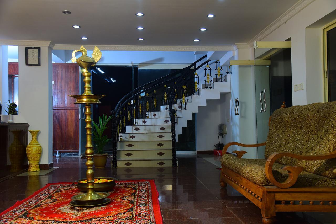 Ocean Bay Ayurvedic Beach Resort โกวาลัม ภายนอก รูปภาพ