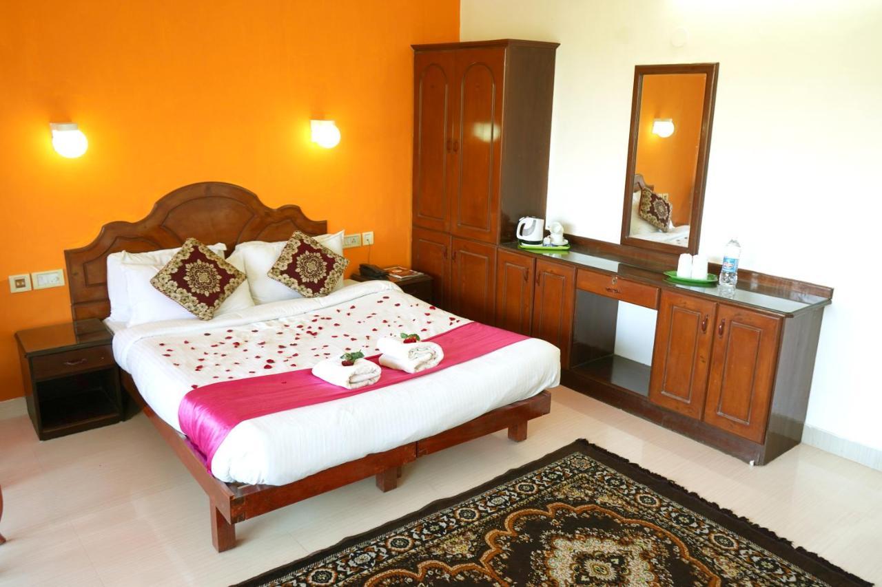 Ocean Bay Ayurvedic Beach Resort โกวาลัม ภายนอก รูปภาพ