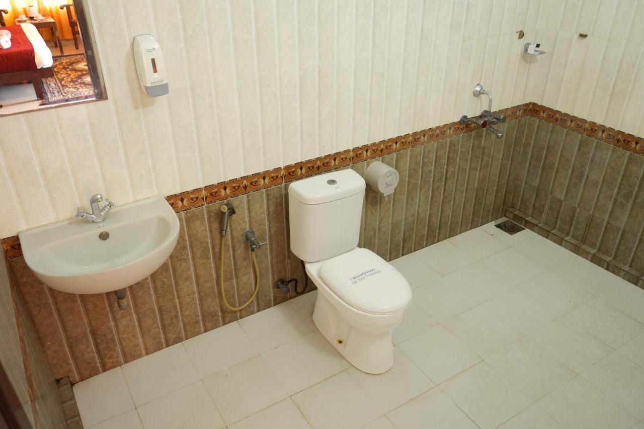Ocean Bay Ayurvedic Beach Resort โกวาลัม ภายนอก รูปภาพ