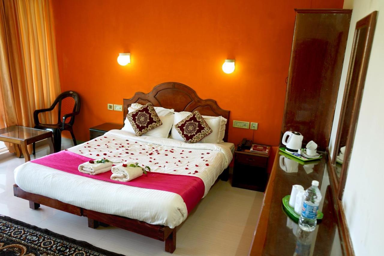 Ocean Bay Ayurvedic Beach Resort โกวาลัม ภายนอก รูปภาพ